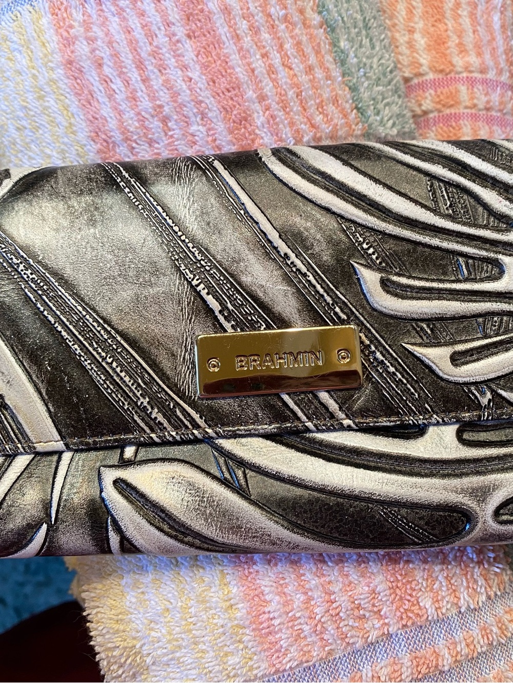 Brahmin Ivory Embossed Leather Satchel with matching wallet - Picture 6 of 10